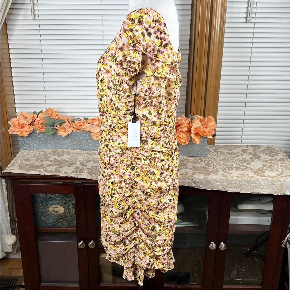 NEW ASTR The Label Floral Ruched Chiffon Minidress Size XL - Picture 9 of 11